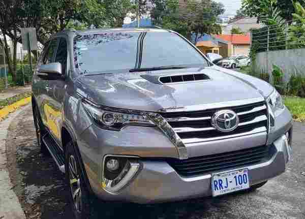 2017 Toyota Fortuner SRV D 4x4
