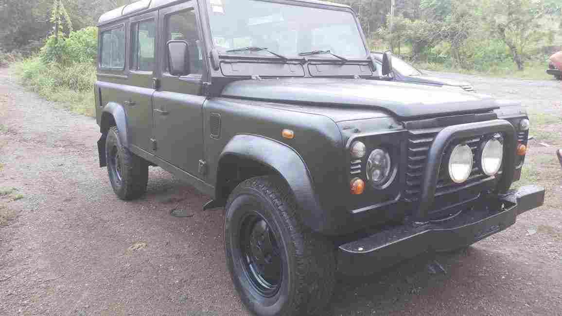 Land Rover Defender 2002